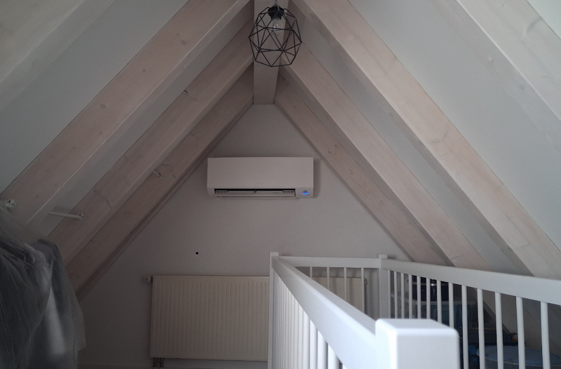 Schlafzimmer · Dachschräge